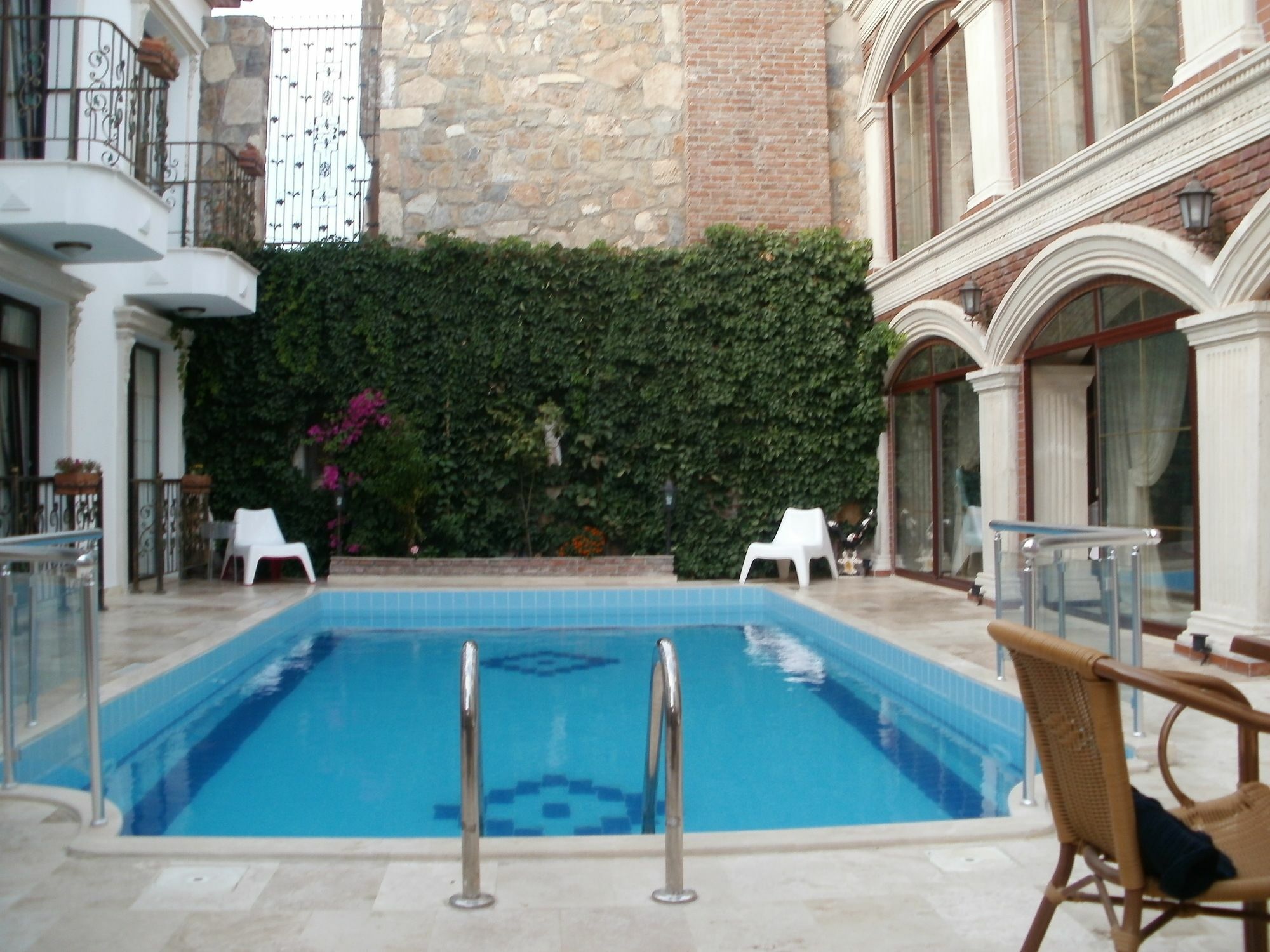 Saint John Hotel Селчук Екстериор снимка